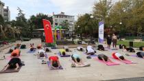 MUDANYA’DA PAZAR SABAHI YOGA İLE BAŞLADI